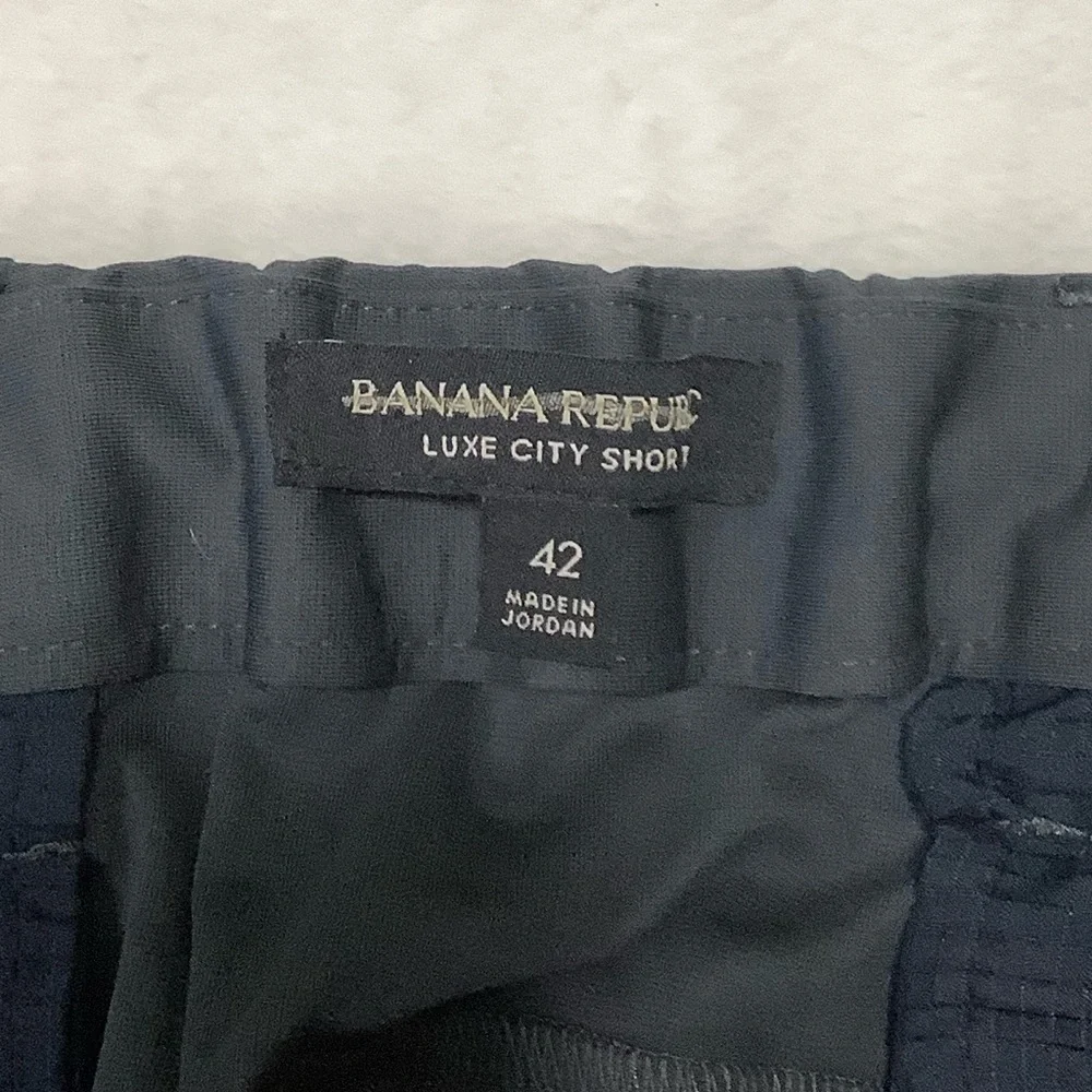 Banana Republic Men’s Luxe City Short Pebble Blue Gray Size 42
